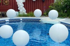 Pool-Side-Balloon-Decorations